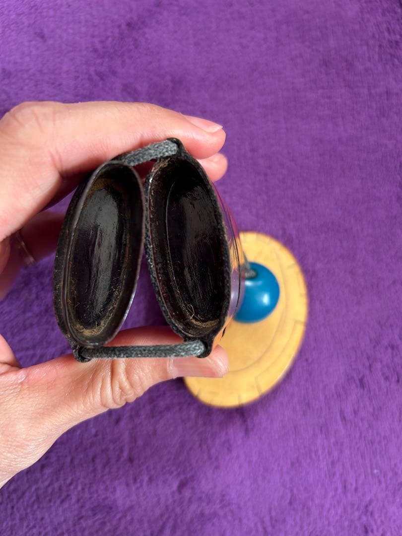 赤い漆器印籠 根付 薬入れ 小物入れ 時代物