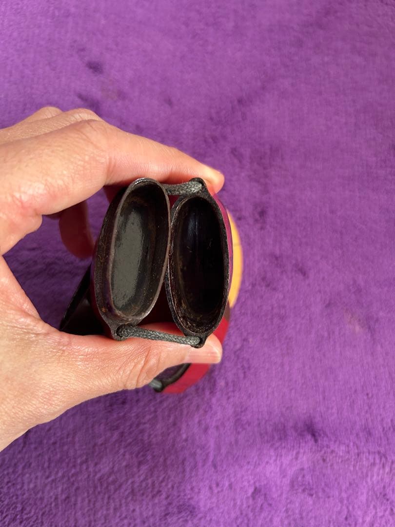 赤い漆器印籠 根付 薬入れ 小物入れ 時代物