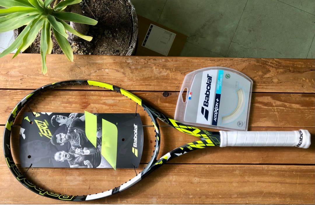 新品 Babolat PURE AERO TEAM G2 ガット付き バボラ