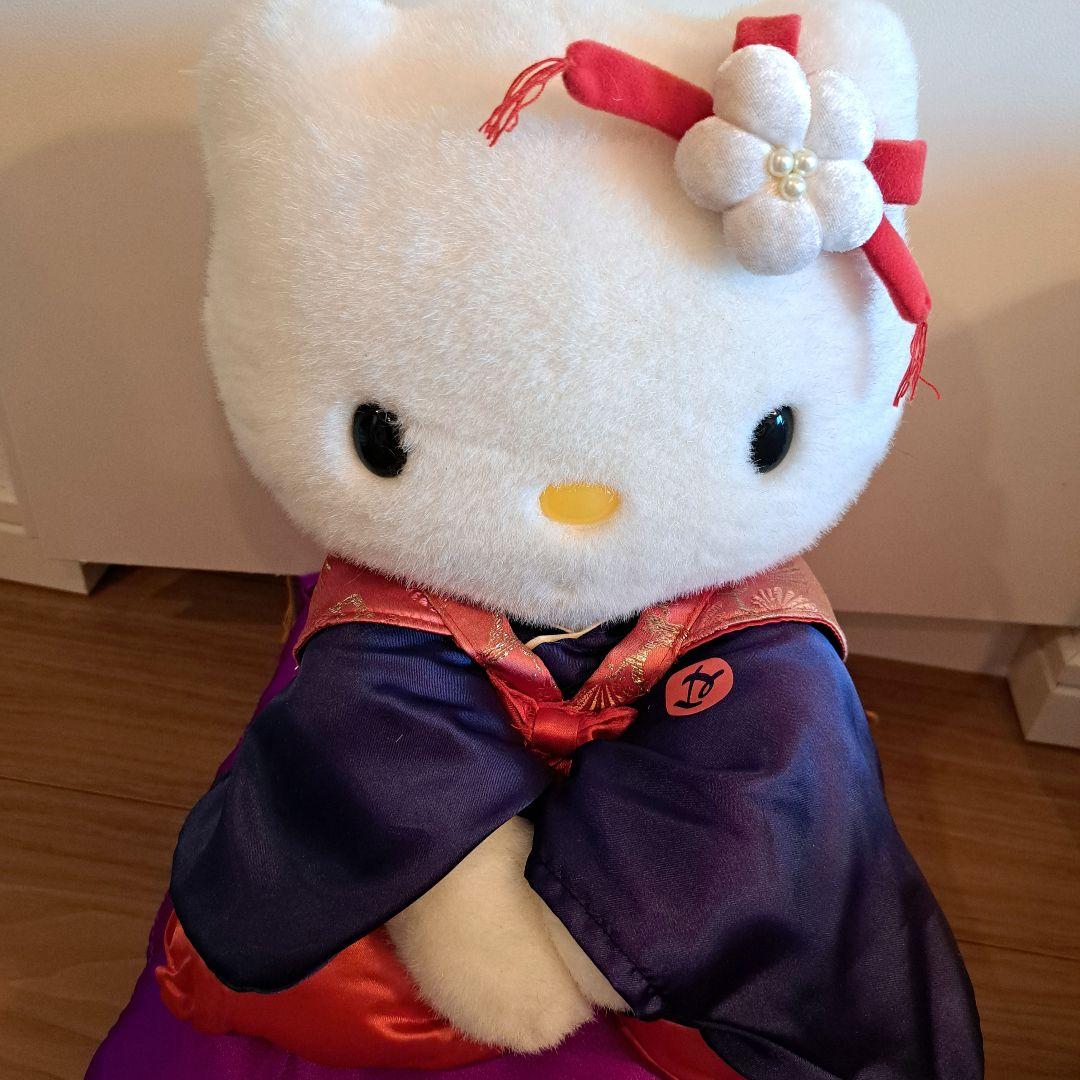 ハローキティ 和服 着物　座布団　正座　ぬいぐるみ　ビッグサイズ
