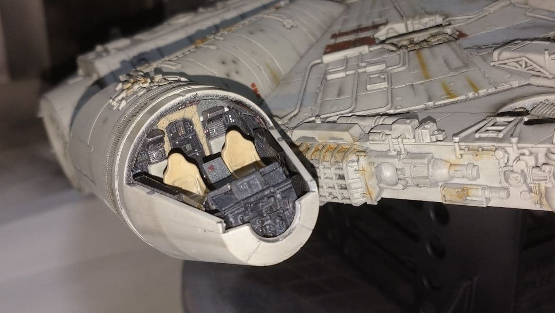 ファインモールド スターウォーズ ミレニアムファルコン 1/72 完成品