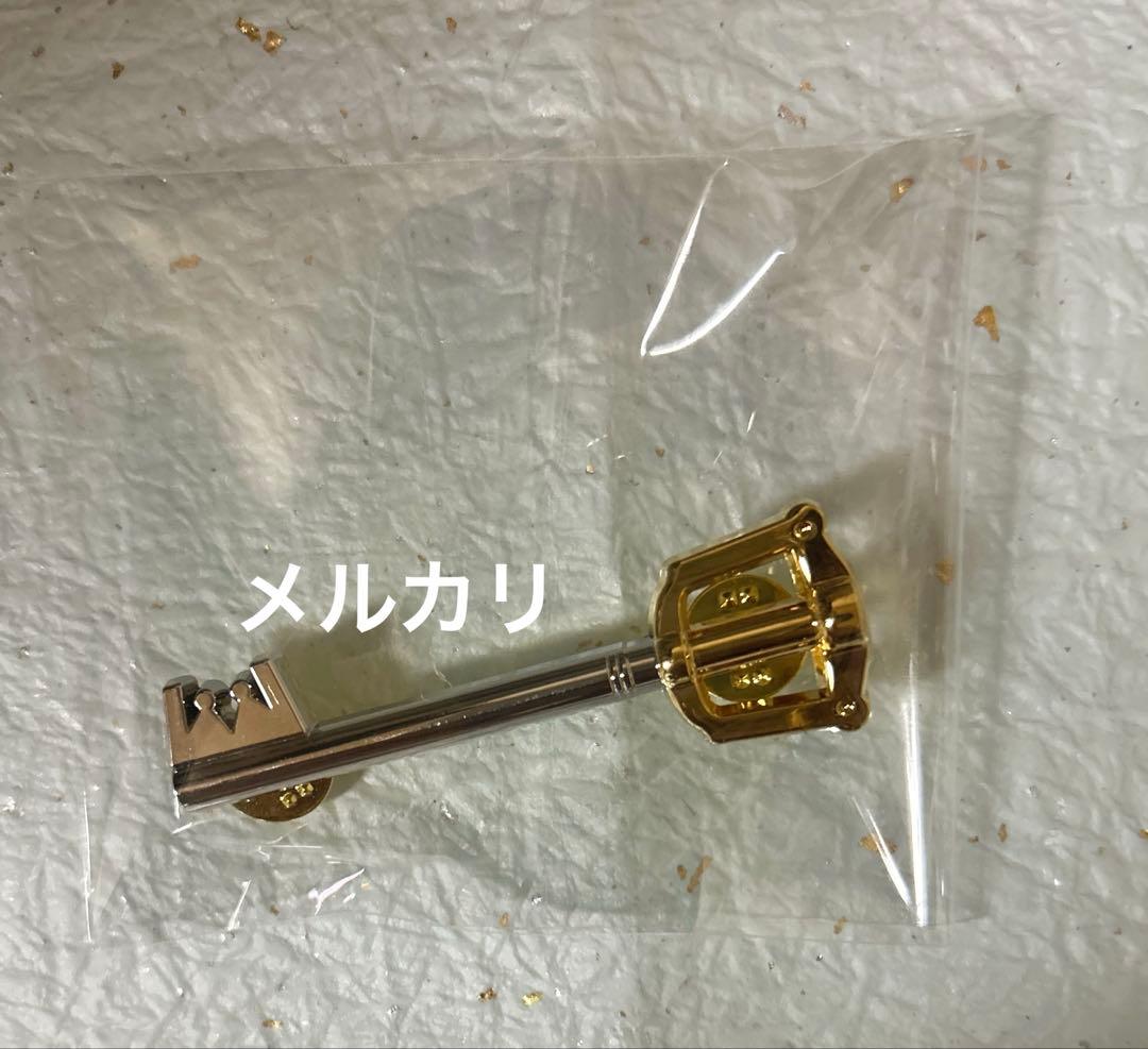 キングダムハーツ　キーブレード　ピンバッジ　1点
