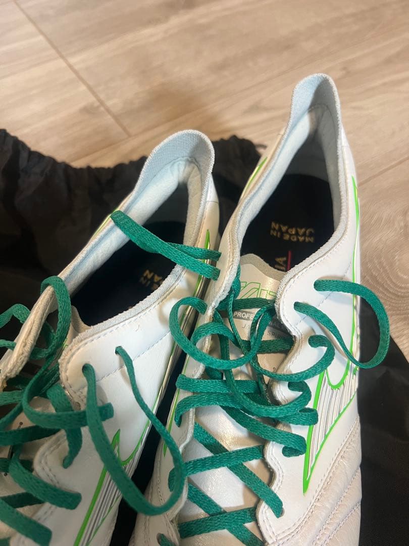 モレリア neo 3 28.0cm 限定カラー