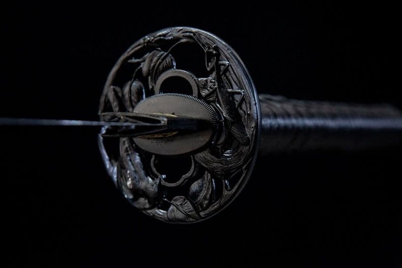 戦術刀 黒武者 古兵器 武具 刀装具　日本刀 鍛造打 鋼刀 冷兵器 護身工具