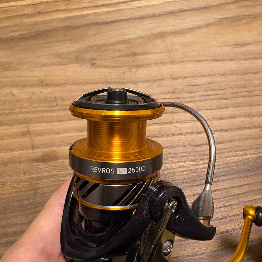 ダイワ　20レブロスLT2500D 18レガリスLT4000D-CXH