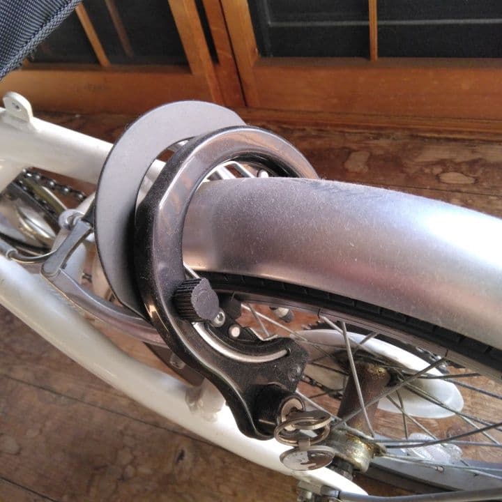 【美品】折りたたみ自転車 ホワイト 16インチ