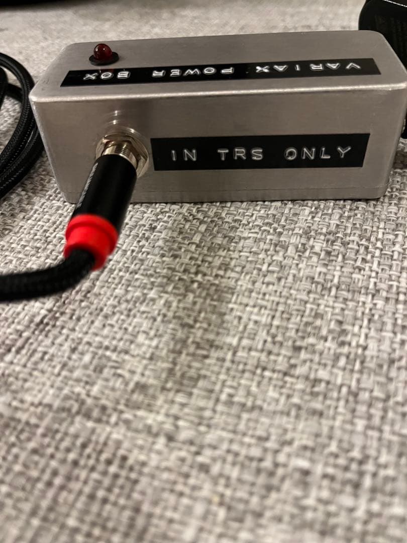 ギター LINE 6 Variax acoustic 700