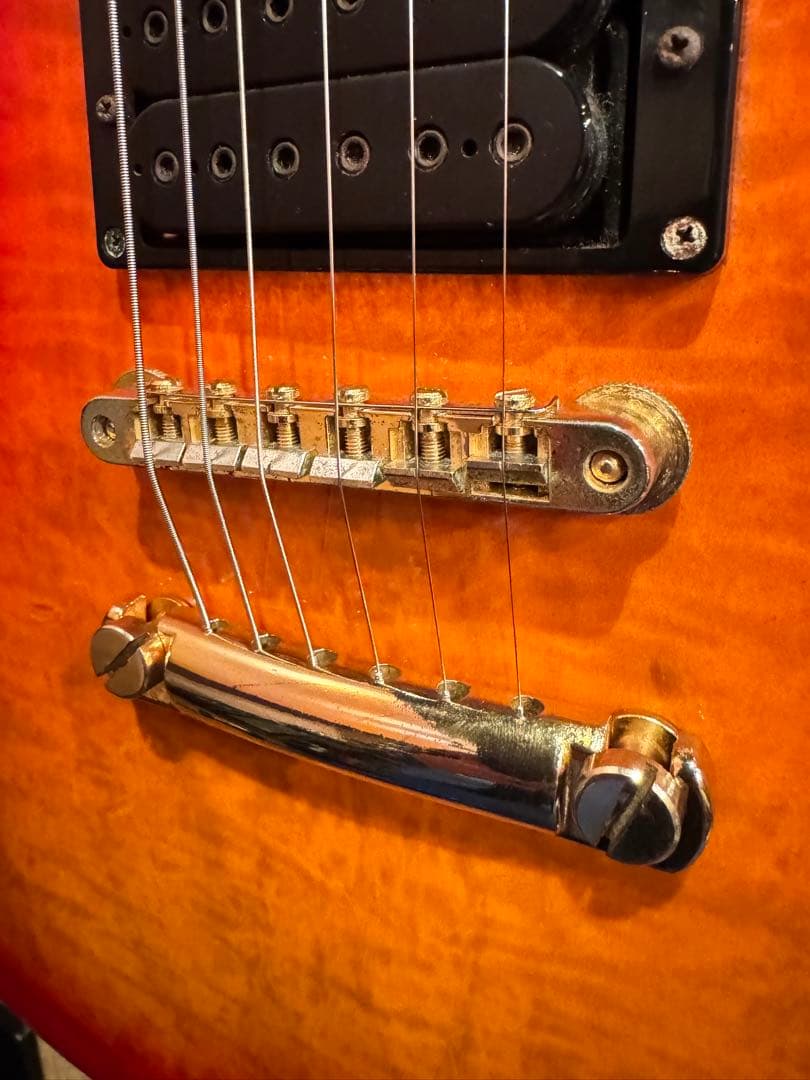 バーニー　MG モッキンバード　hide チェリーサンバースト　サスティナー