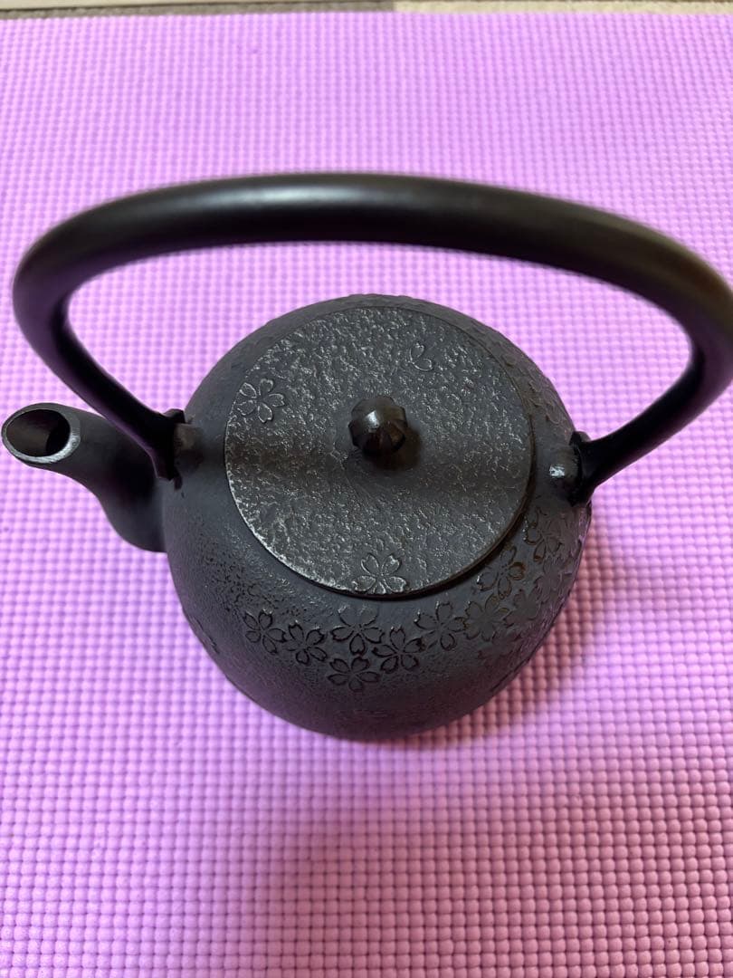 未使用品　南部鉄器　及甚　桜模様　急須