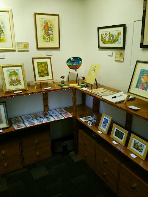 【原画】『雑貨屋ナッツ』（チワワ　犬　パステル画　絵画）