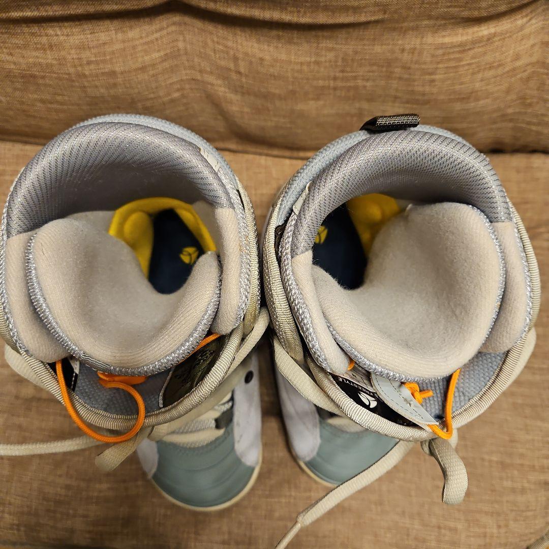 バートン　スノーボードブーツ　フリースタイル　24㎝