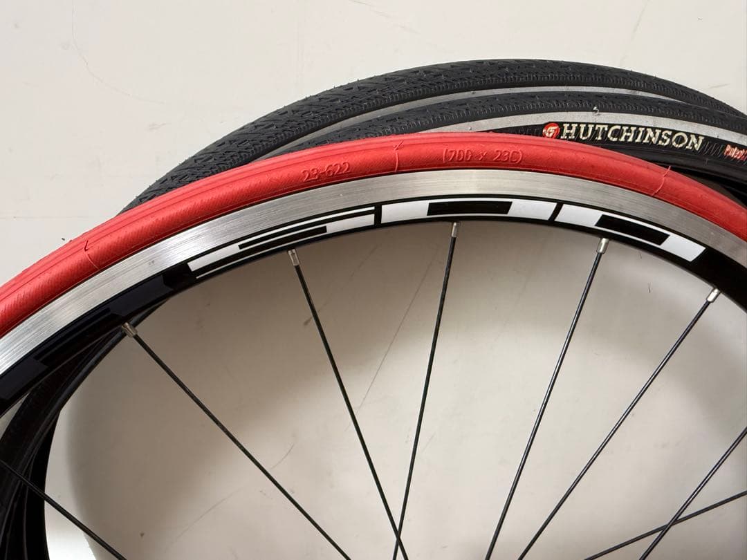 シマノ完組ホイールWH-R500 、10速スプロケ、タイヤ付き