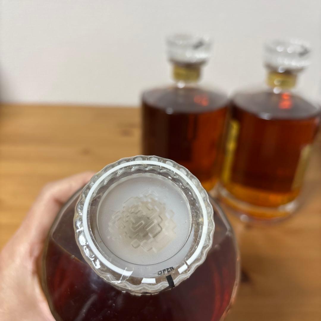 サントリーウイスキー　響17年　ゴールド　未開栓　劣化あり　３点セット