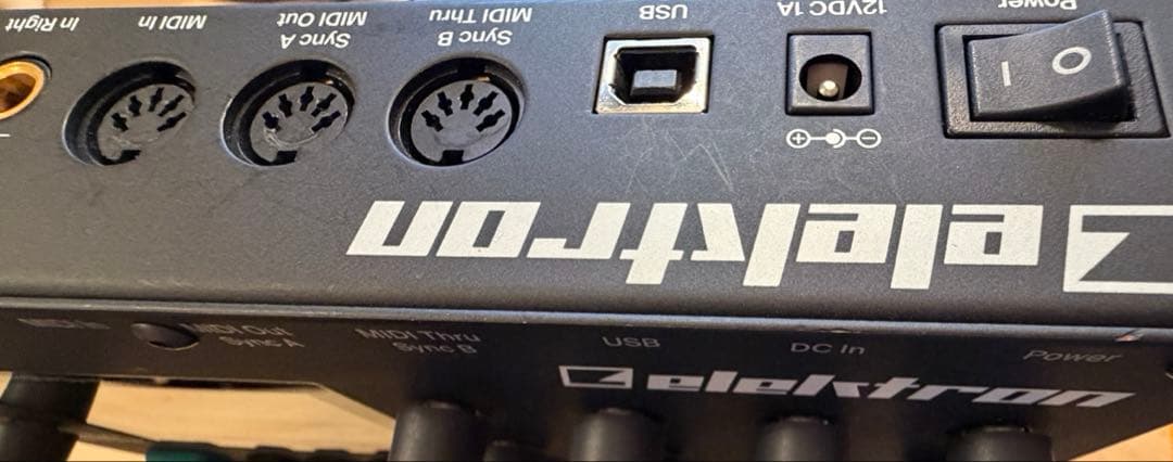 Elektron Digitone シンセサイザー　ドラムマシン