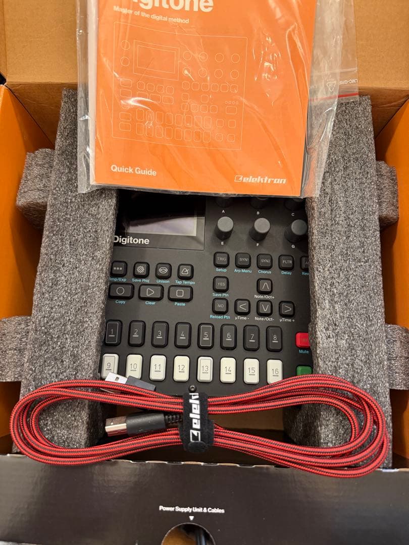Elektron Digitone シンセサイザー　ドラムマシン