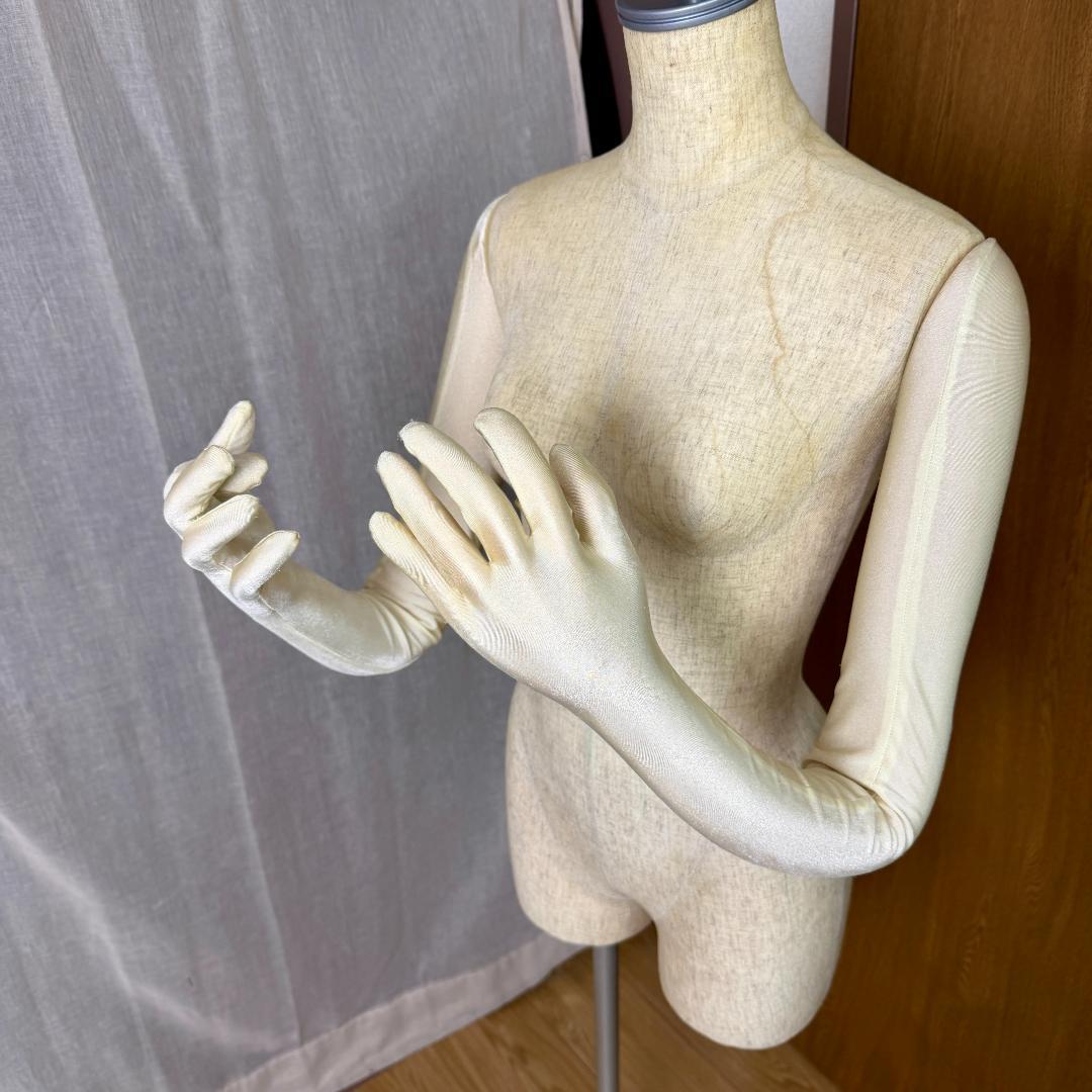 トルソー　レディース　腕付き アーム付き　スタンド付き　マネキン