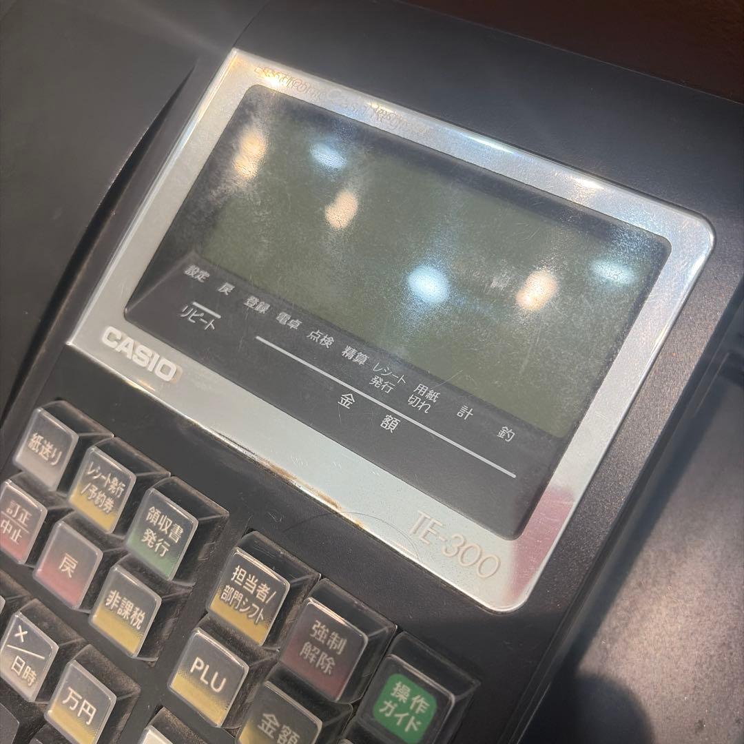 CASIO TE-300 レジスター　普通紙新品のロールペーパー四巻付き
