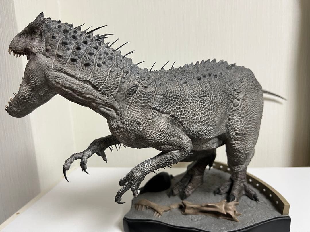 インドミナスレックス　スタチュー