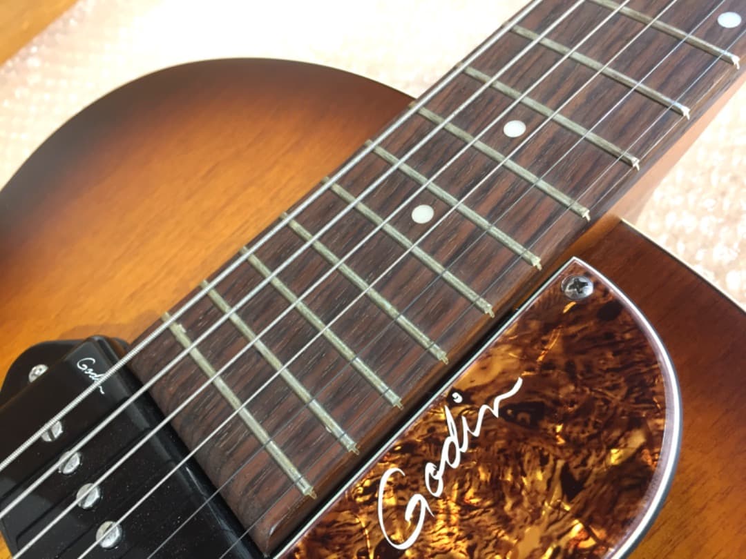 ○美品 Godin 5th avenue Kingpin P90 ゴダン ギター
