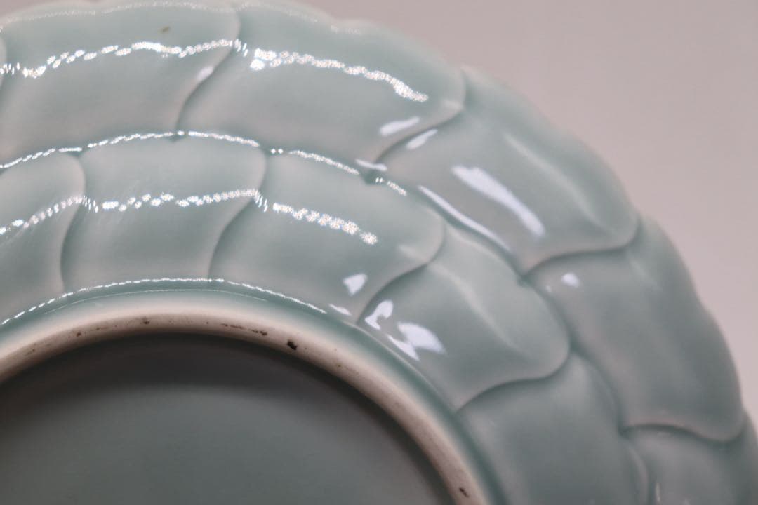 中国　青磁　蓮心模様花口大皿　大清乾隆年製銘　送料込み250802