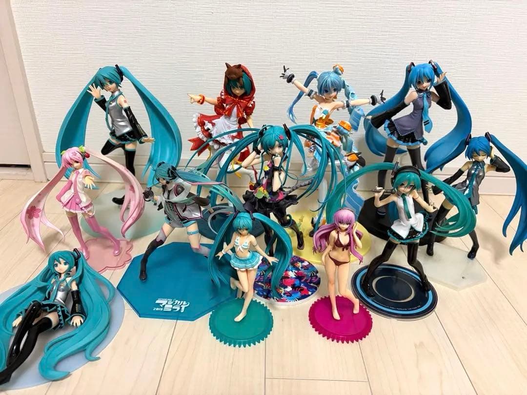VOCALOIDフィギュア12体セット