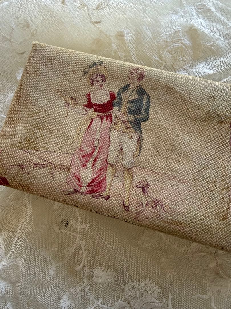 フランスアンティーク貴婦人と紳士ジュイ柄の小さなカルトナージュb