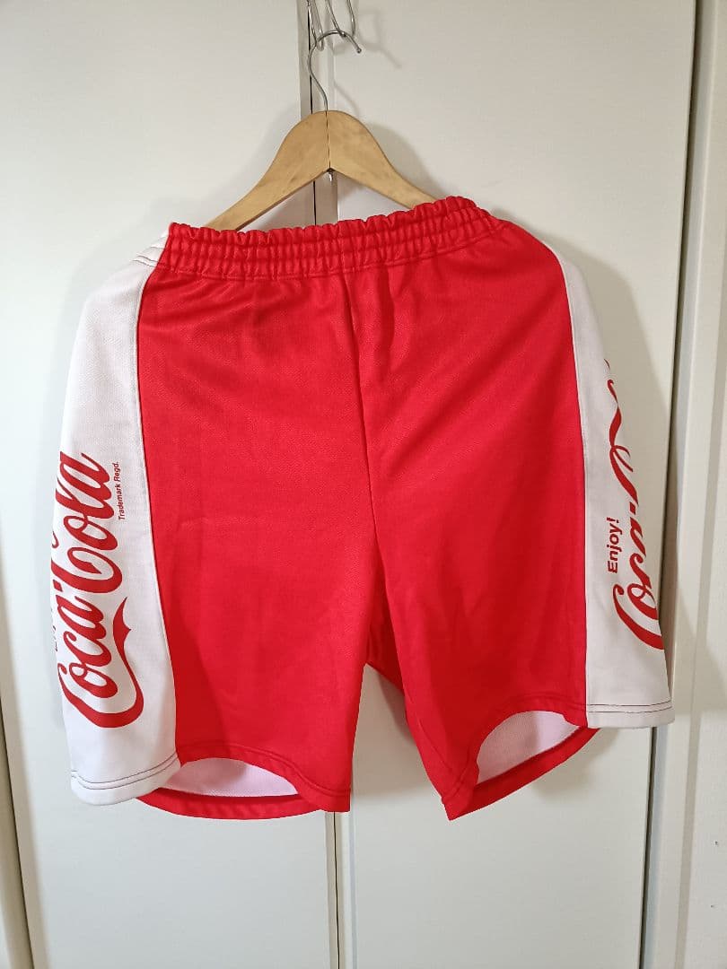 神宮球場 コカコーラ 売り子 ユニフォーム