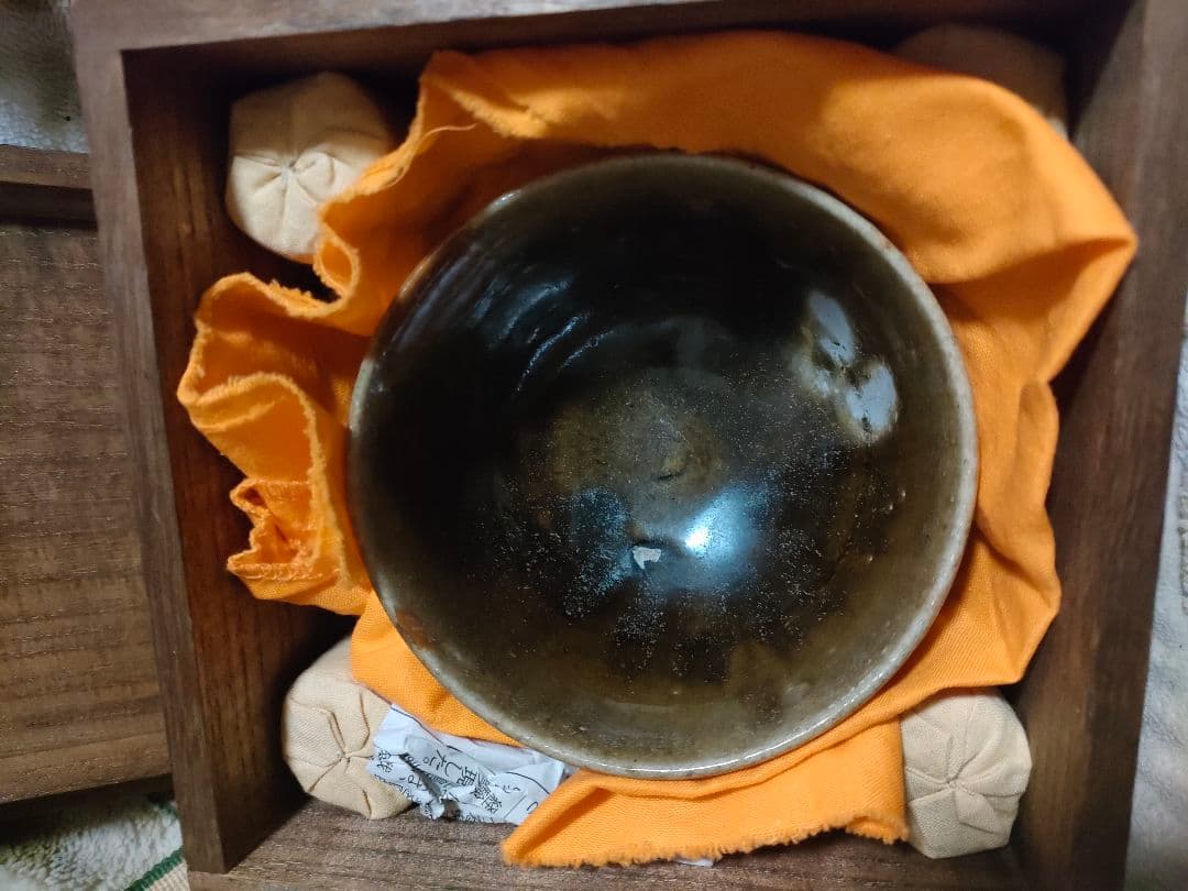 尾呂焼茶碗　江戸時代　瀬戸　鉄釉　黒褐釉　時代物　骨董