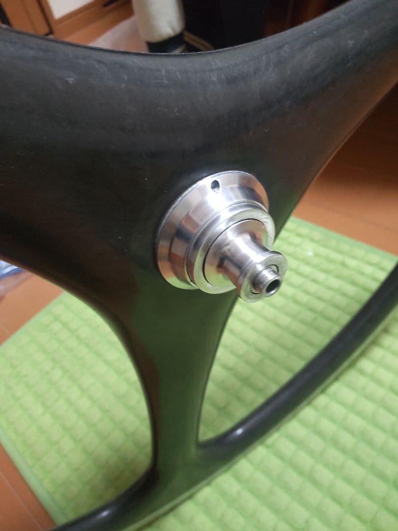 SPIN スピナジー前後カーボンホイールセット 650C？