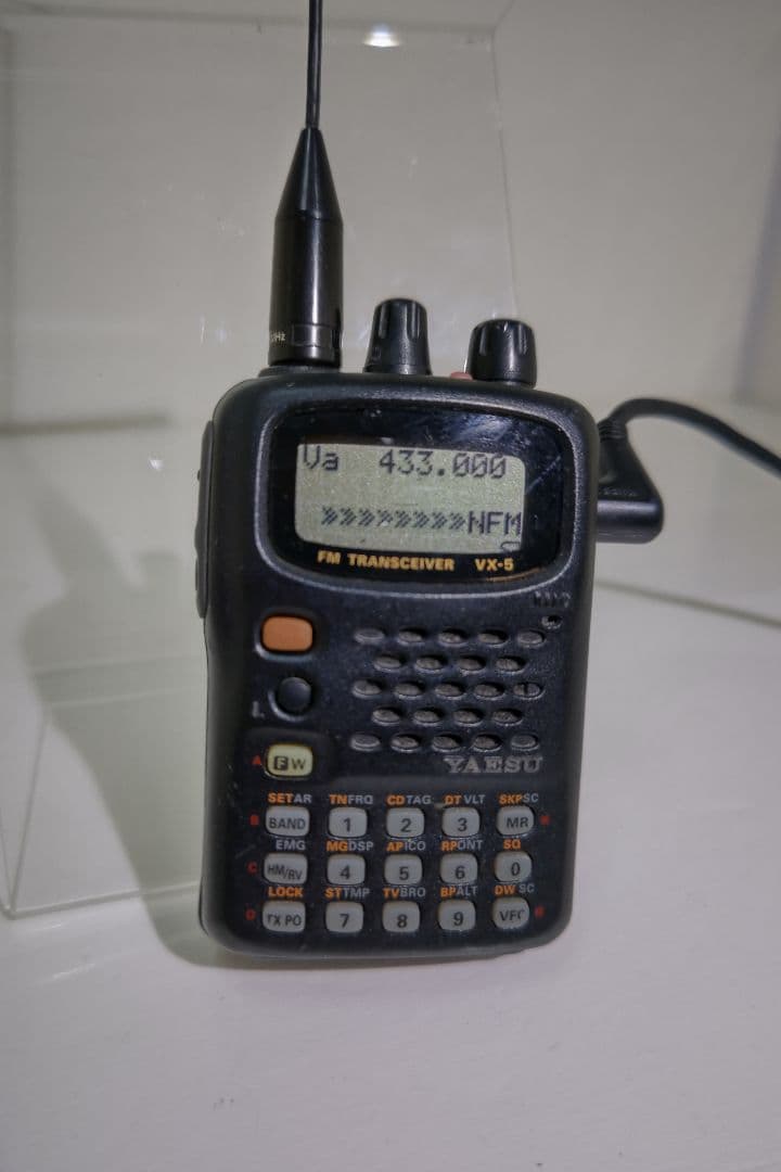 Yaesu八重洲 VX-5 ハンディ無線機
