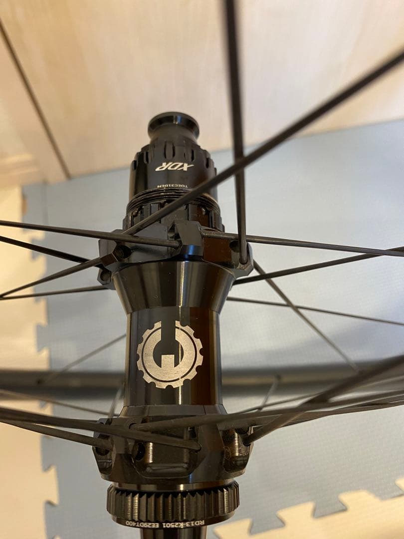 ELITEWHEELS EDGE カーボンホイール1347g50mm XDR専用