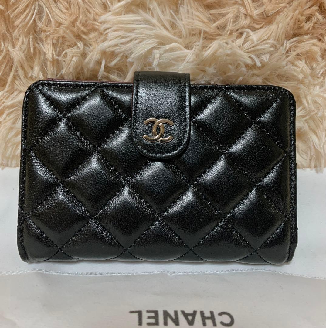 ノベルティCHANEL二つ折り財布