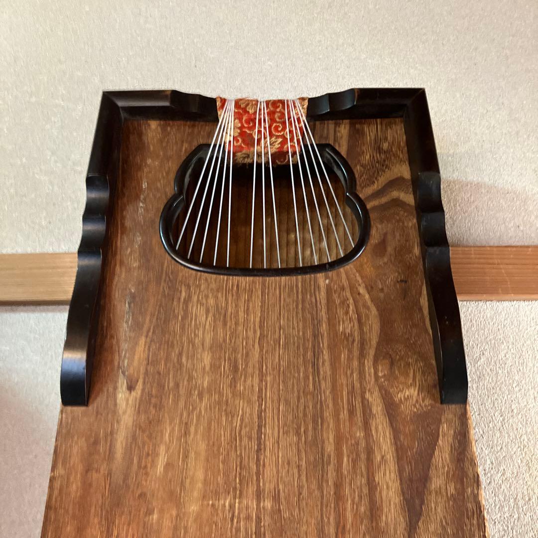 木製 伝統的な筝 13弦