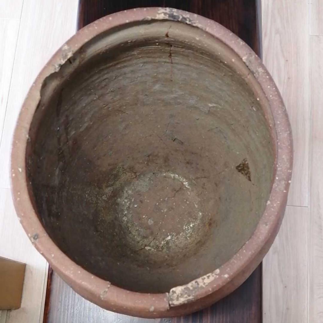 ㉛古信楽の壺　壺は景色　古信楽独特の土肌。　壺