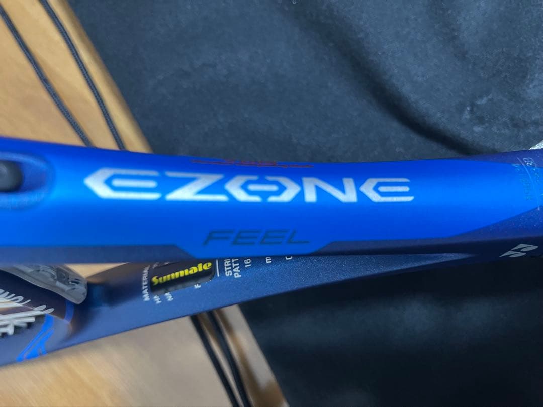 テニスラケット EZONE FEEL