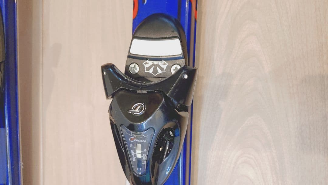 Atomic スキー 板 青色 ビンディング付き
