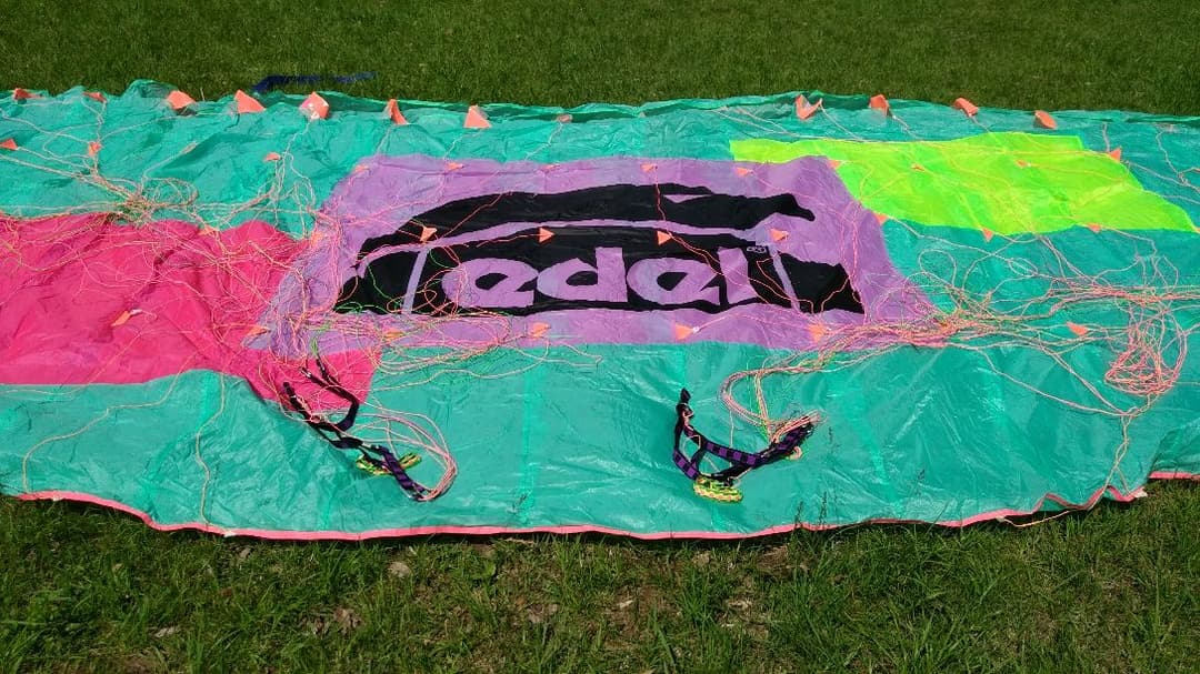 パラグライダー機体　コスモス22