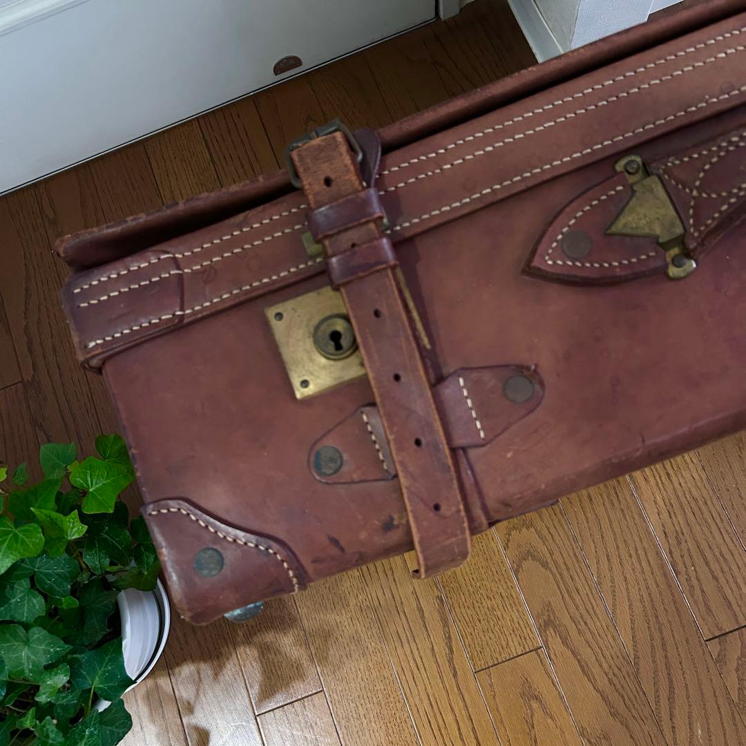 アンティーク革トランク　海軍中佐の大きなトランク　革製　重厚　ヴィンテージ