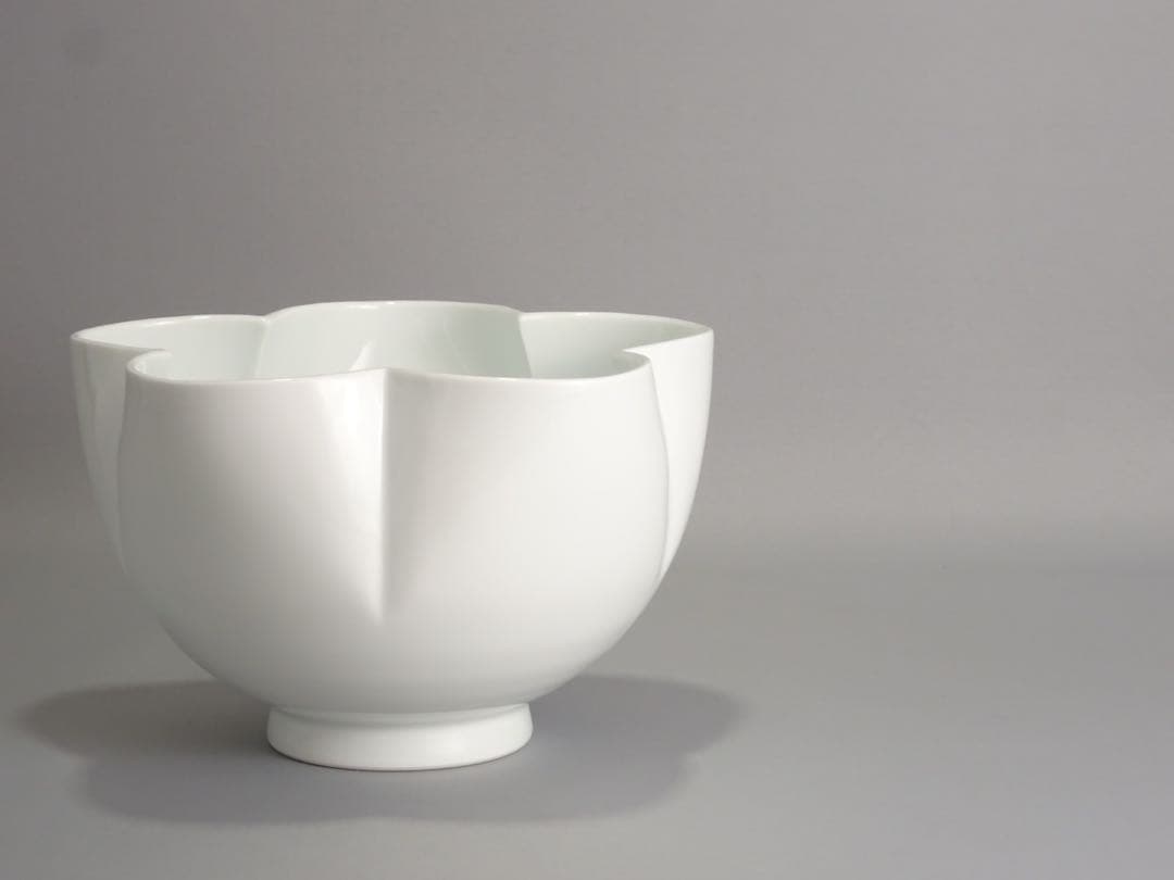 人間国宝　井上萬二　本人作　白磁　花形　花器　合わせ箱　花瓶　壺　花入　有田焼