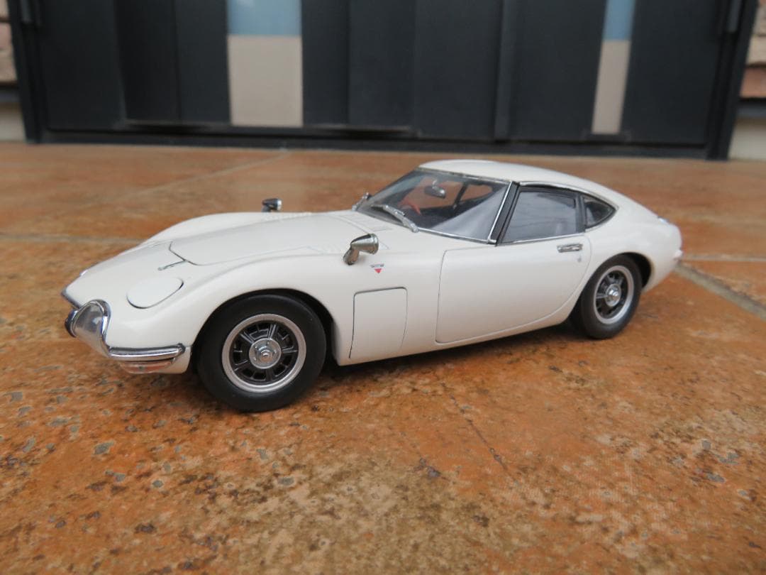 エブロ　1/24　トヨタ2000GT