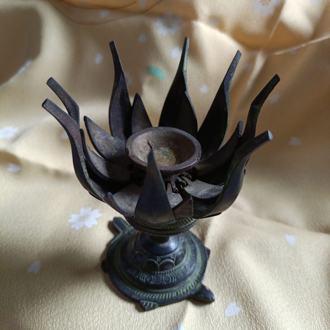 レトロ　蓮の花形開閉式真鍮製キャンドルホルダー　仏具