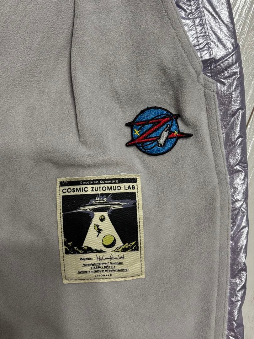 ずっと真夜中でいいのに。アストロノーツフリースパンツ(Gray×Pink)