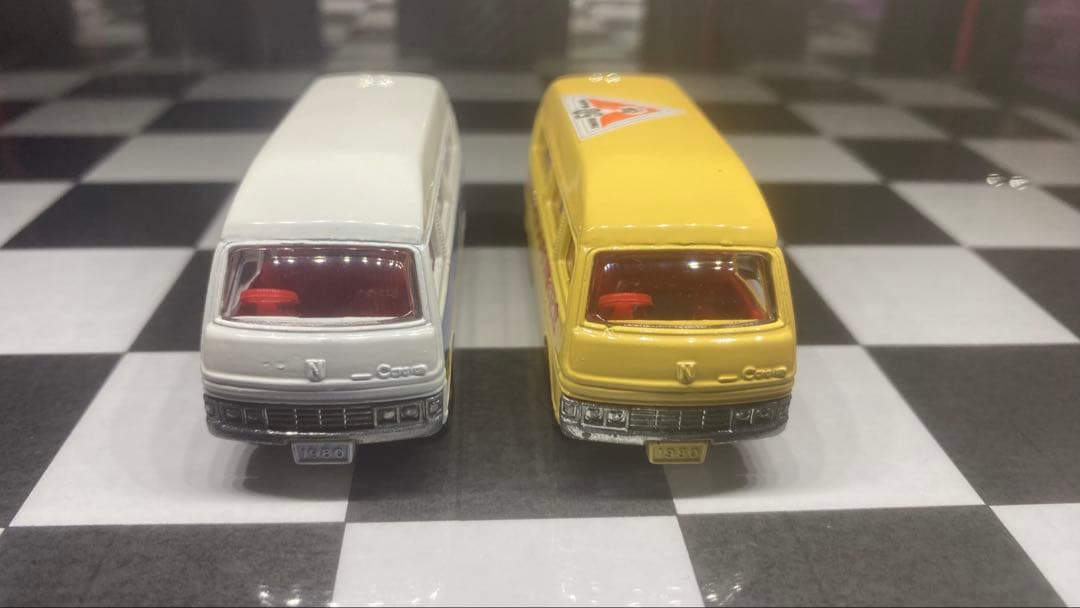 トミカ 日産キャラバン ハイルーフバン 日本製2種まとめ