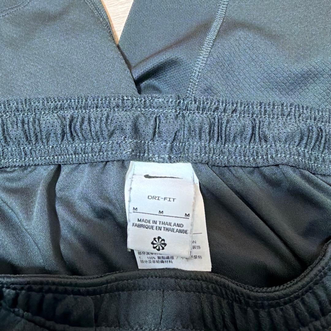 リバプール　ナイキ　トレーニングトップ　パンツセット　Mサイズ