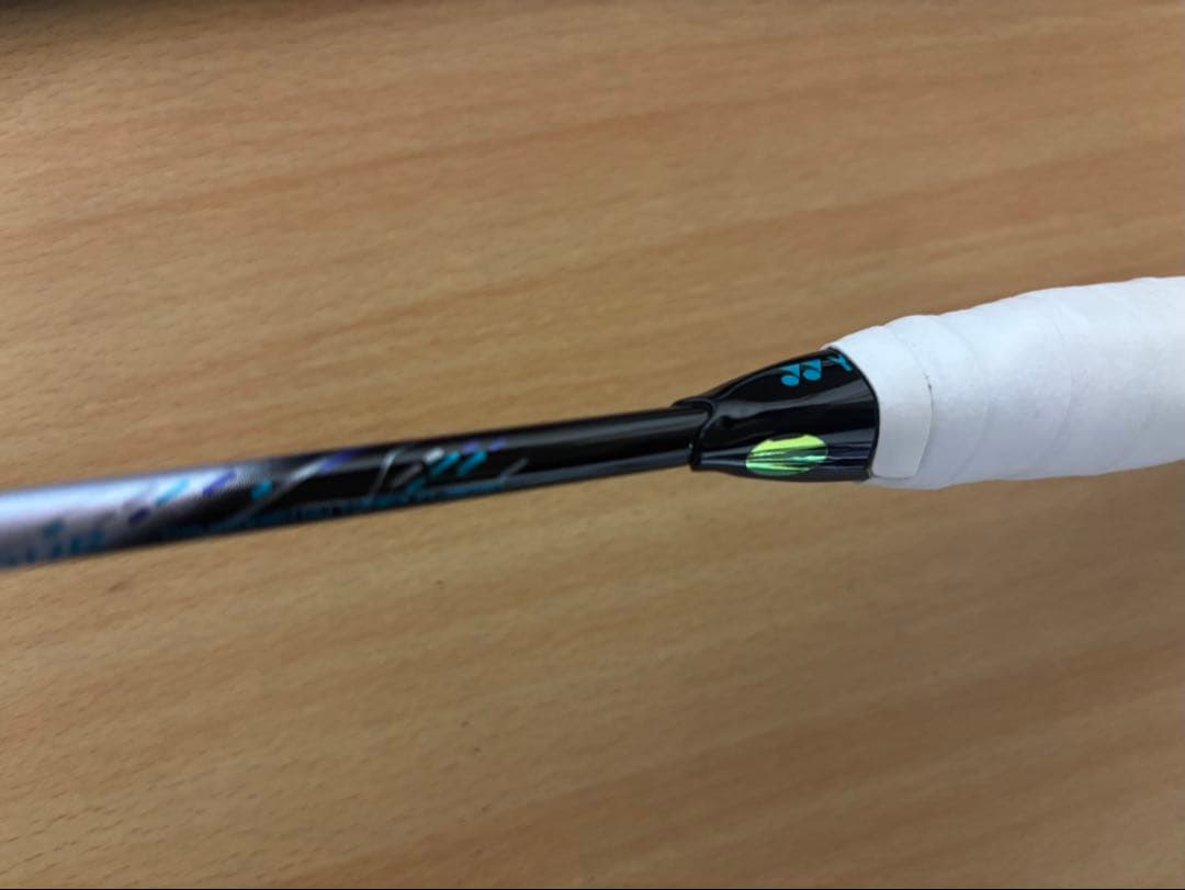 超美品　アストロクス 88sツアー　4UG5 バドミントンラケット