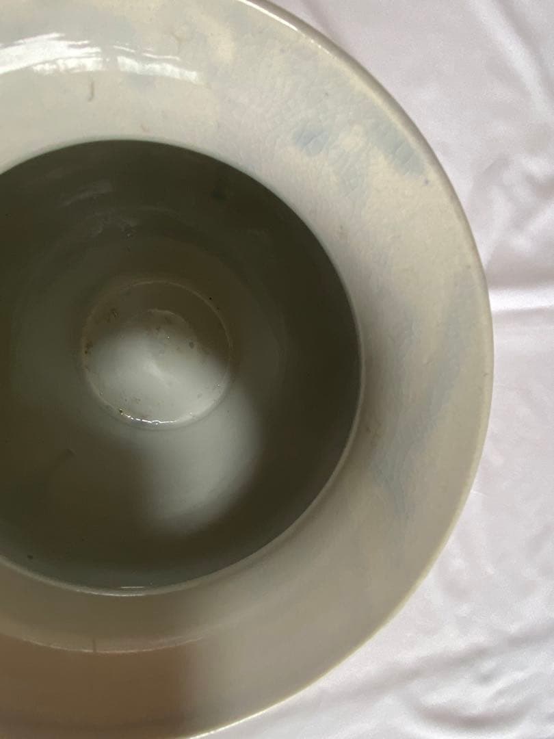 沖縄ご出身で人間国宝と認定されている金城次郎作成の壺