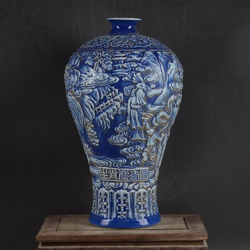 清乾隆藍地に彫られた十二支人物紋梅瓶 景徳鎮 装飾品 現代工芸品美術品 置物