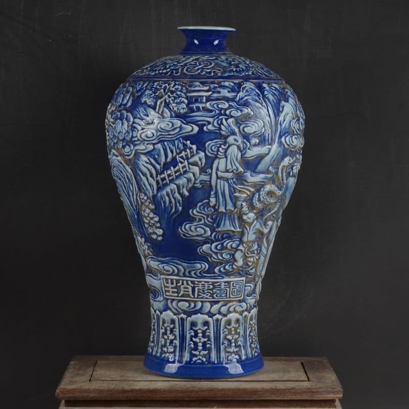 清乾隆藍地に彫られた十二支人物紋梅瓶 景徳鎮 装飾品 現代工芸品美術品 置物