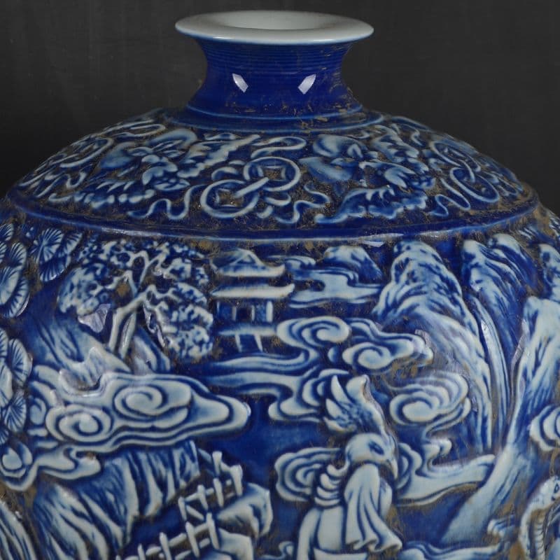 清乾隆藍地に彫られた十二支人物紋梅瓶 景徳鎮 装飾品 現代工芸品美術品 置物