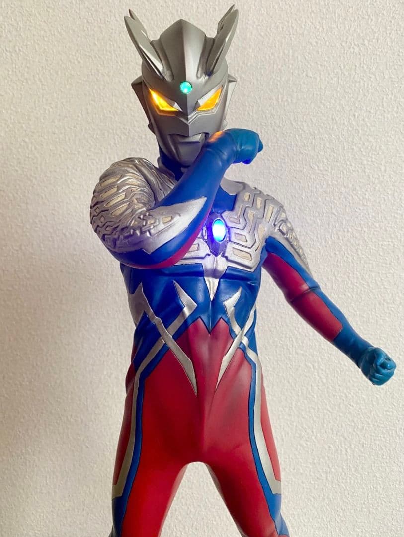 ウルトラマンゼロ 78体限定 ライティングフィギュア ベネリック